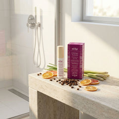 Kear firming Fusion waterless body oil with coffee seeds and grape-seed extract, for toning and firming silhouette.